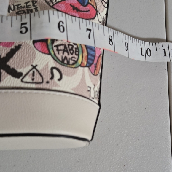 NWT Foxlover PU Leather Graffiti Teddy Bear Luxury Feel Small Bucket Bag - Picture 5 of 11